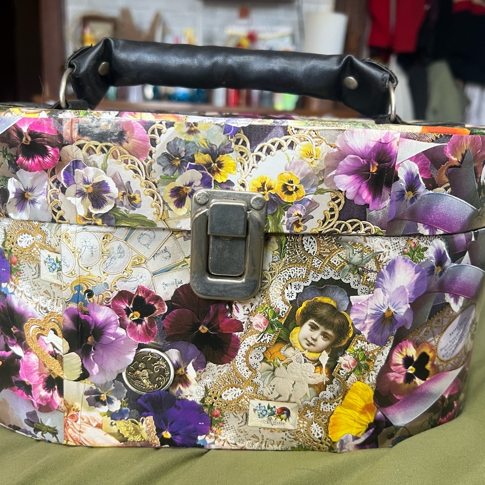 Floral Vintage-Inspired box